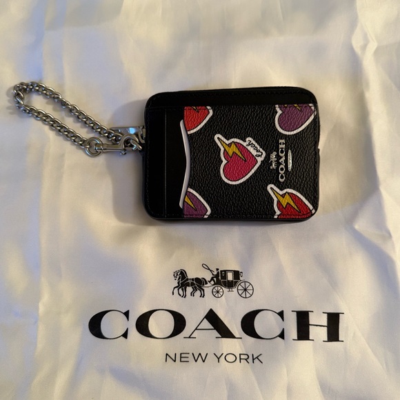 ❤️Coach NWT Black heart Card Holder with Silver Chain Attachment - Picture 1 of 4